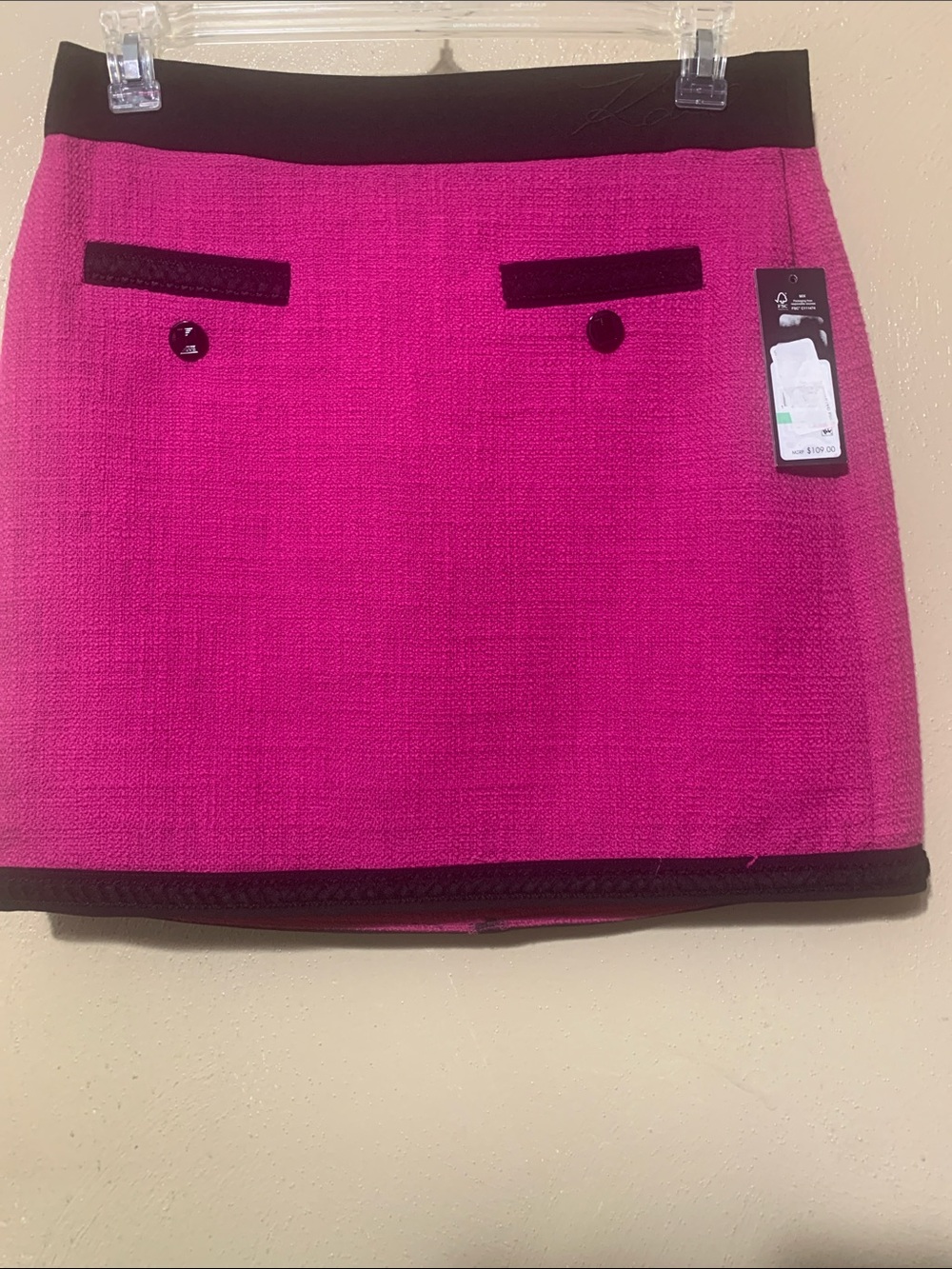 Karl Lagerfeld size 8 Fuchsia Tweed Mini Skirt Black Trim NWT $109 - Picture 1 of 6